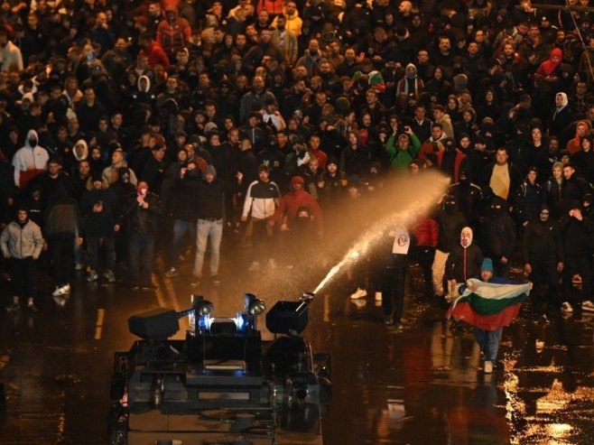 Бугарска-сукоб навијача (Фото: EPA-EFE/VASSIL DONEV) Бугарска-сукоб навијача (Фото: EPA-EFE/VASSIL DONEV) -