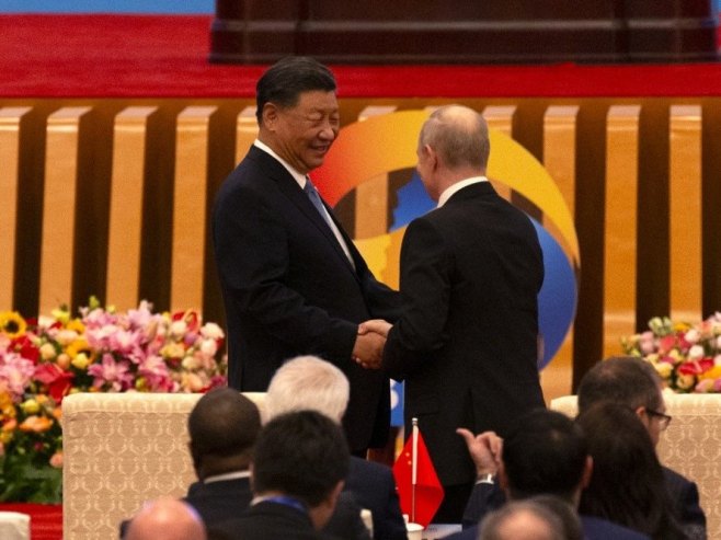 Путин и Си (Фото: EPA-EFE/ANDRES MARTINEZ CASARES) - 