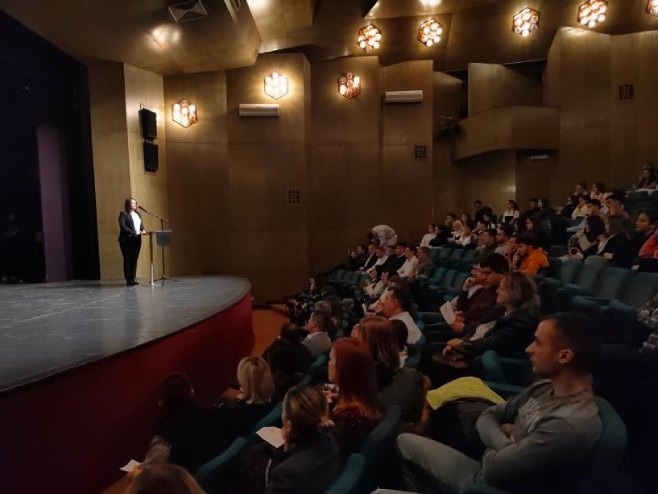Свечана академија у организацији градског Омладинског савјета - Фото: РТРС