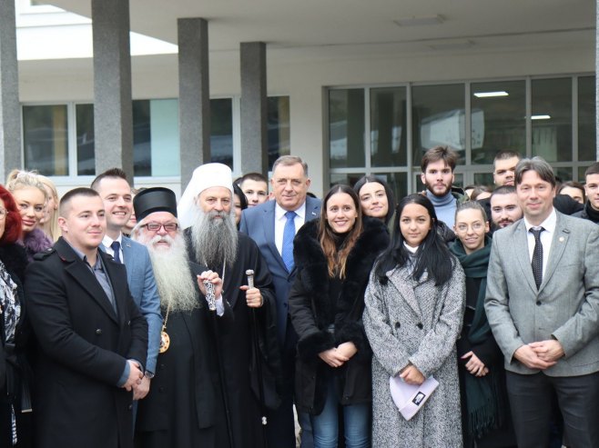 Додик и патријарх Порфирије посјетили Медицински факултет у Фочи Додик и патријарх Порфирије посјетили Медицински факултет у Фочи - Фото: predsjednikrs.rs/Borislav Zdrinja