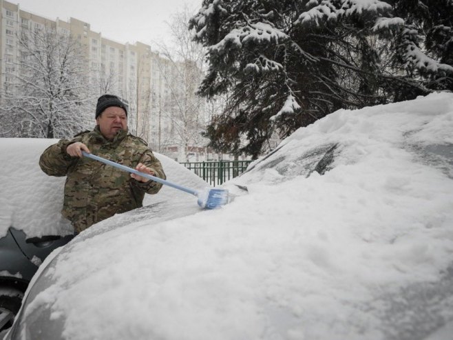 Снијег у Москви (Фото: EPA-EFE/YURI KOCHETKOV) Снијег у Москви (Фото: EPA-EFE/YURI KOCHETKOV) -