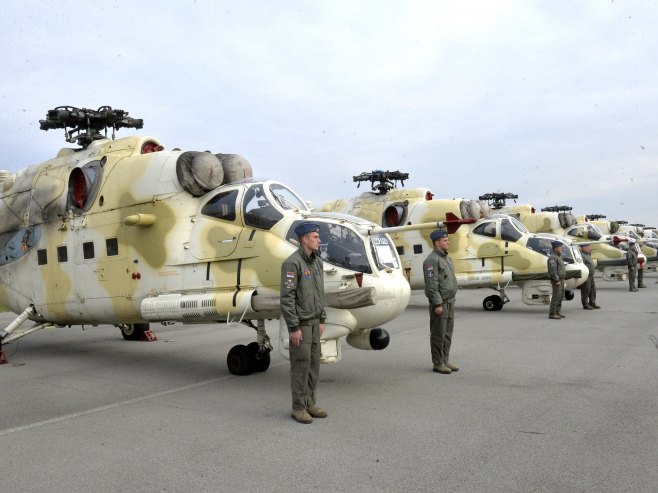 Хеликоптери (Фото: TANJUG/ RADE PRELIĆ) - 