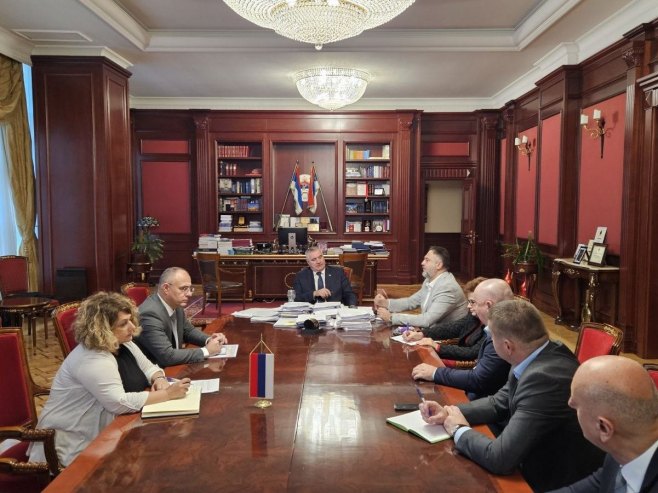Састанак са представницима скупштинске већине Састанак са представницима скупштинске већине - Фото: Уступљена фотографија