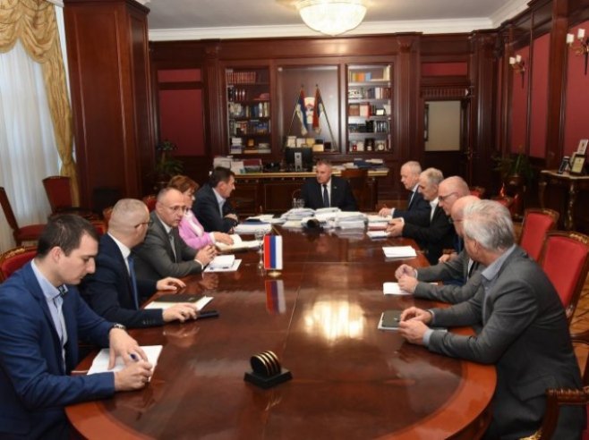 Вишковић са представницима Привредне коморе о изради буџета за 2024. годину