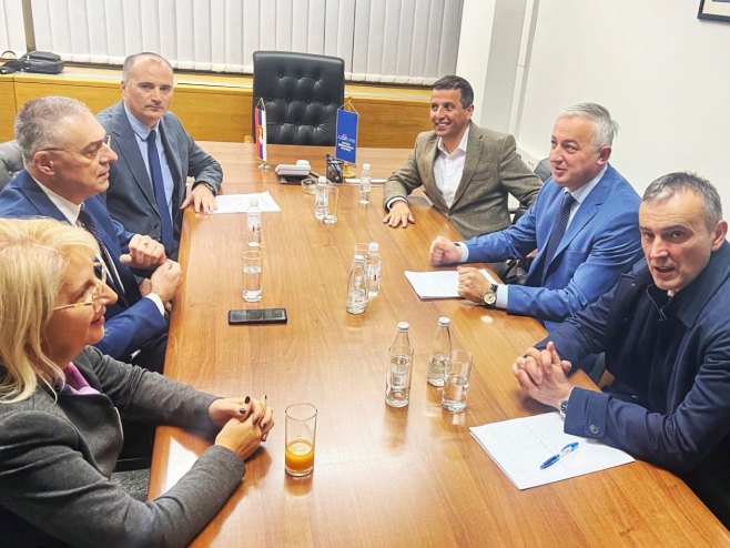 Састанак опозиције Састанак опозиције - Фото: Уступљена фотографија