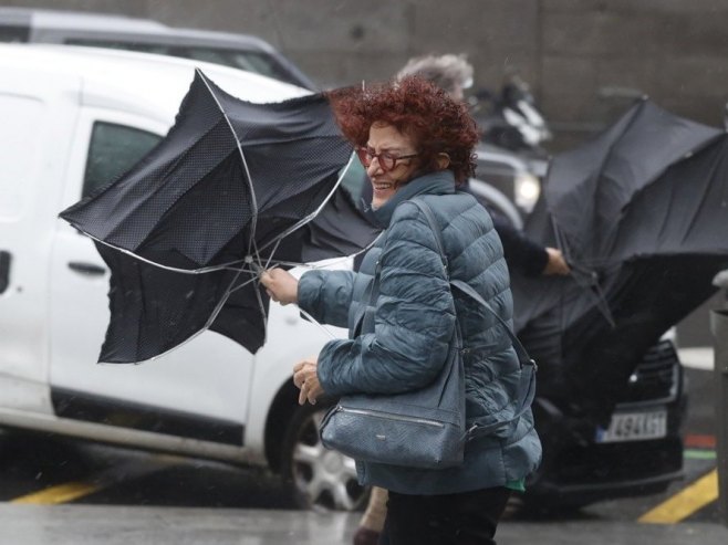 Вјетар (Фото: EPA-EFE/JUAN CARLOS HIDALGO/илустрација) - 