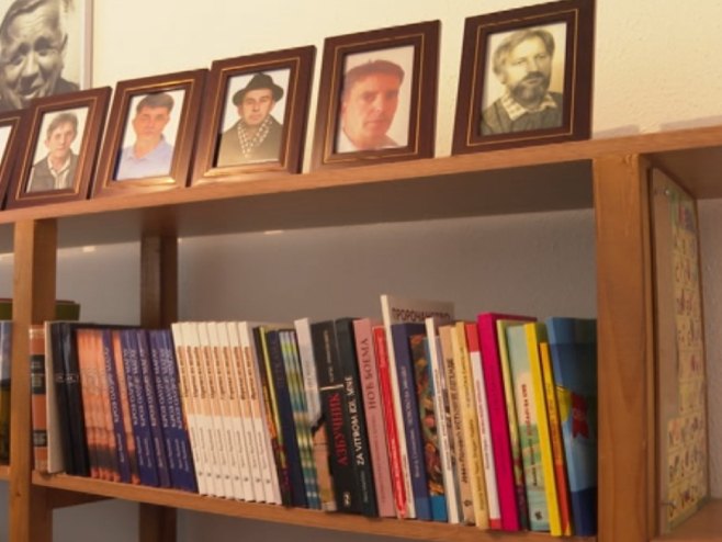 Срби повратници у Лушци Паланци традицију чувају кроз Завичајну библиотеку (ВИДЕО)