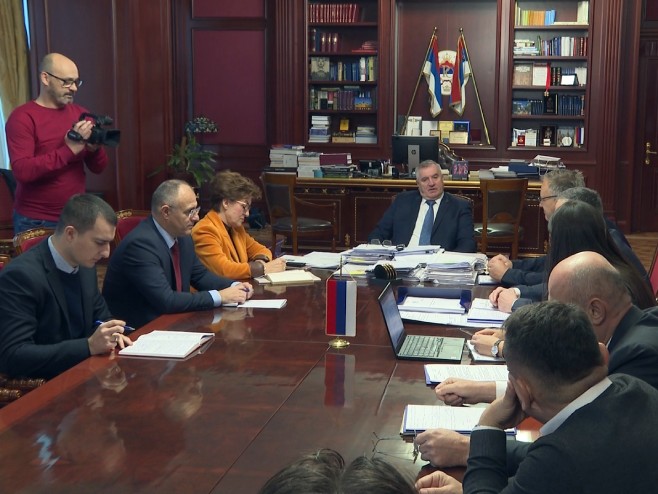 Радован Вишковић са Унијом послодаваца Радован Вишковић са Унијом послодаваца - Фото: РТРС