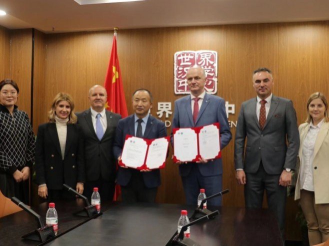 Посјета Кини делегација УНИБЛ Посјета Кини делегација УНИБЛ - Фото: Уступљена фотографија
