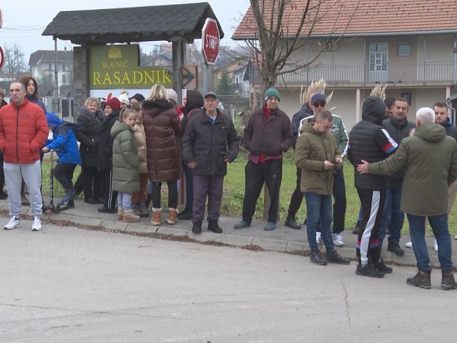 Протести у Залужанима Протести у Залужанима - Фото: РТРС