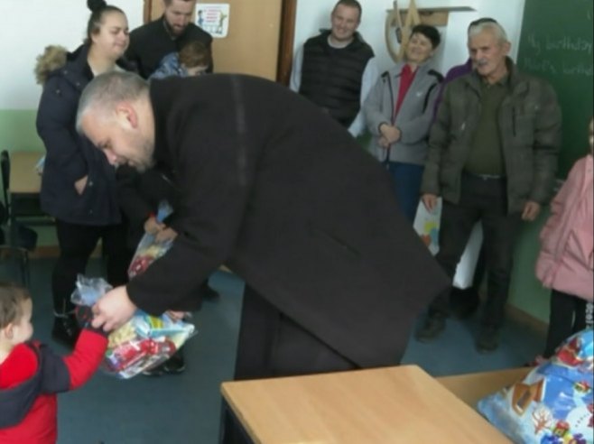 Пакетићи за повратнике Пакетићи за повратнике - Фото: РТРС