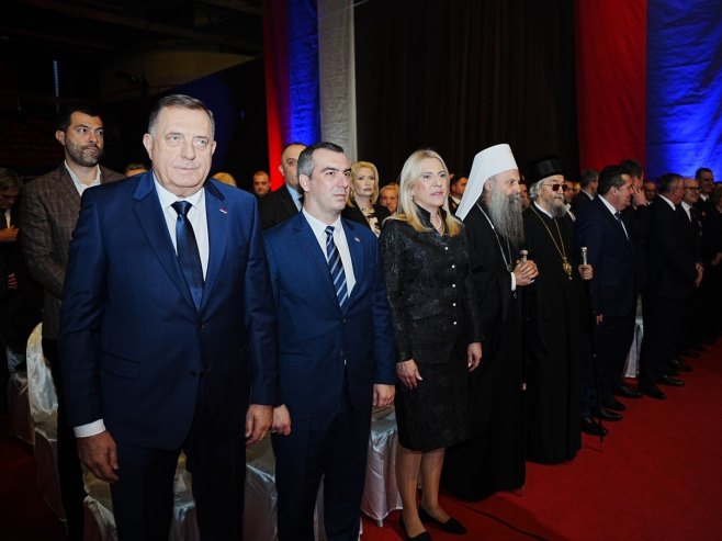 Додик, Орлић, Цвијановић и патријарх Порфирије Додик, Орлић, Цвијановић и патријарх Порфирије - Фото: РТРС