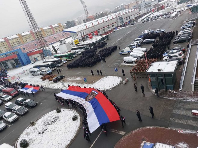 Учесници Свечаног дефилеа поводом Дана Републике Српске Учесници Свечаног дефилеа поводом Дана Републике Српске - Фото: РТРС
