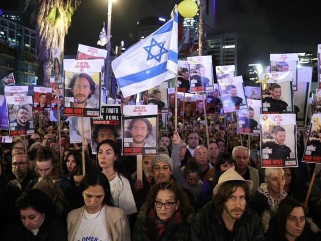 Израел: Хиљаде људи тражи договор о таоцима