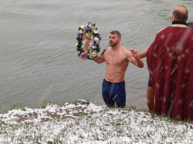 Данијел Дрљача, побједник пливања за Часни крст у Приједору - 