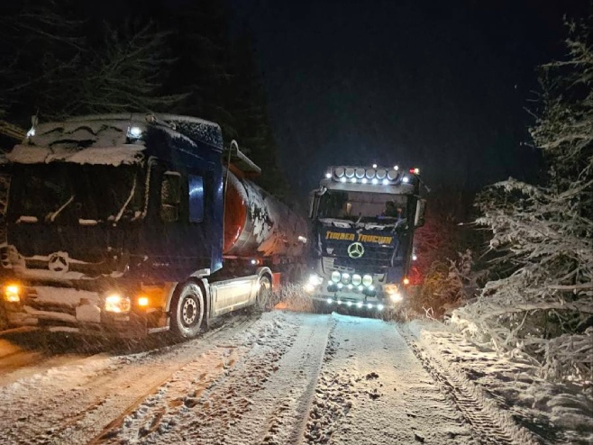 Због временских услова забрањен саобраћај за теретна возила преко Романије