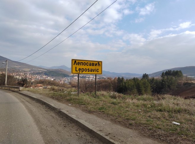 У Лепосавићу запаљен аутомобил начелници општинске управе у српском систему (ВИДЕО)