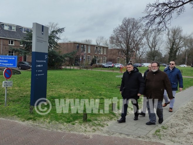 Долазак љекара УКЦ у притворску јединицу Долазак љекара УКЦ у притворску јединицу - Фото: РТРС