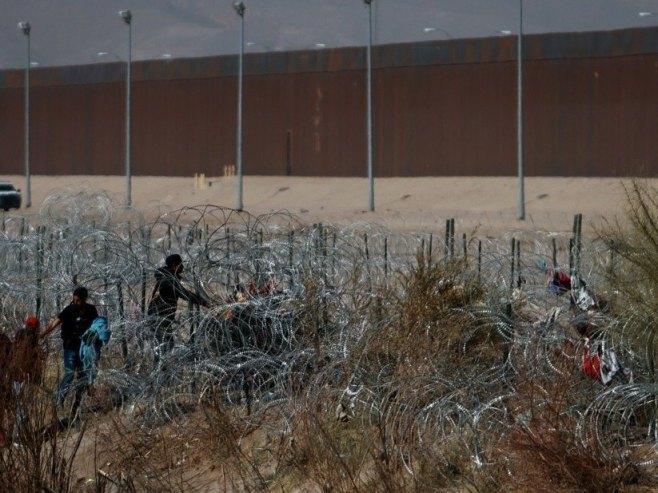 Први пут већина Американаца подржава изградњу зида на граници са Мексиком