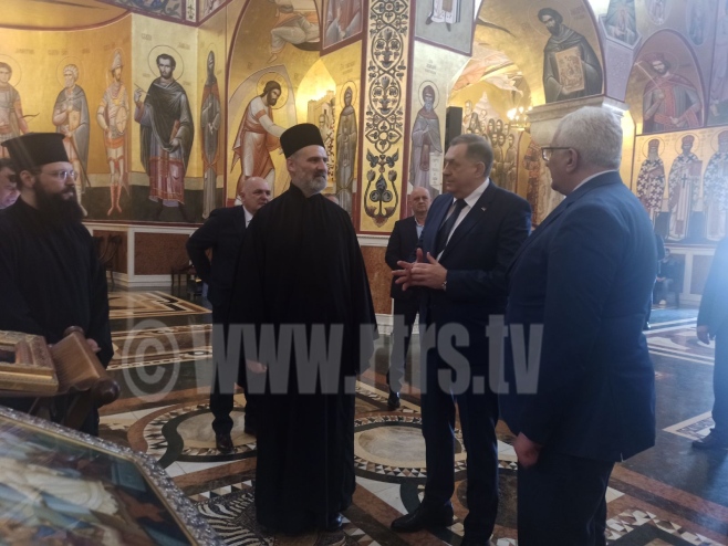 Додик посјетио храм у Подгорици Додик посјетио храм у Подгорици - Фото: РТРС