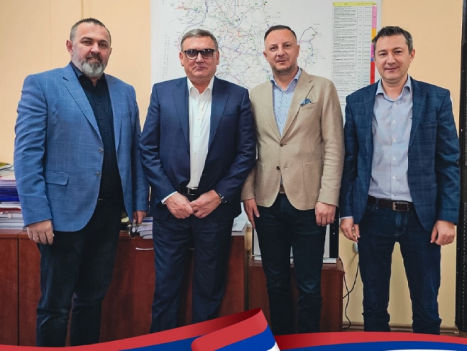Састанак представника предузећа Аутопутеви Српске и Србије (Фото:instagram.com) - 