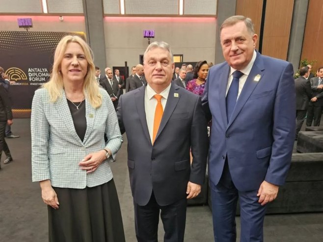 Додик, Цвијановић и Орбан (фото: https://www.instagram.com/zeljka.cvijanovic) Додик, Цвијановић и Орбан (фото: https://www.instagram.com/zeljka.cvijanovic) -