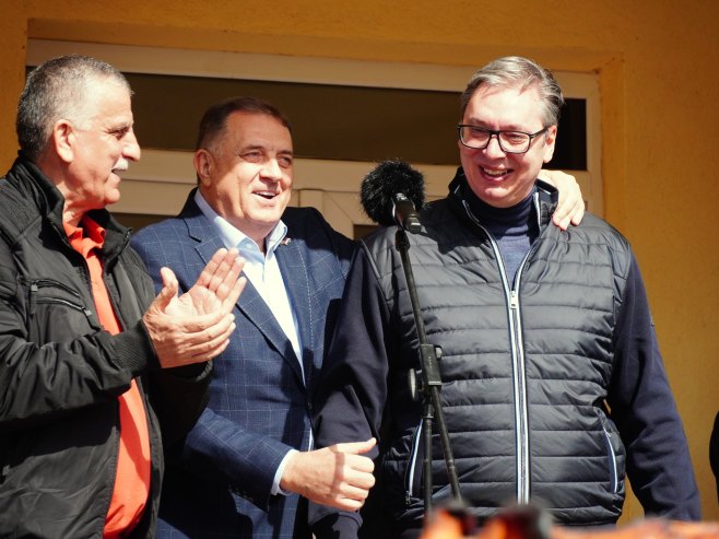 Milorad Dodik i Aleksandar Vučić (Foto: TANJUG/ VLADIMIR ŠPORČIĆ) 