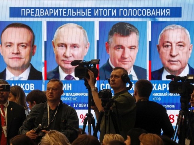 Избори у Русији (Фото: EPA-EFE/MAXIM SHIPENKOV) - 