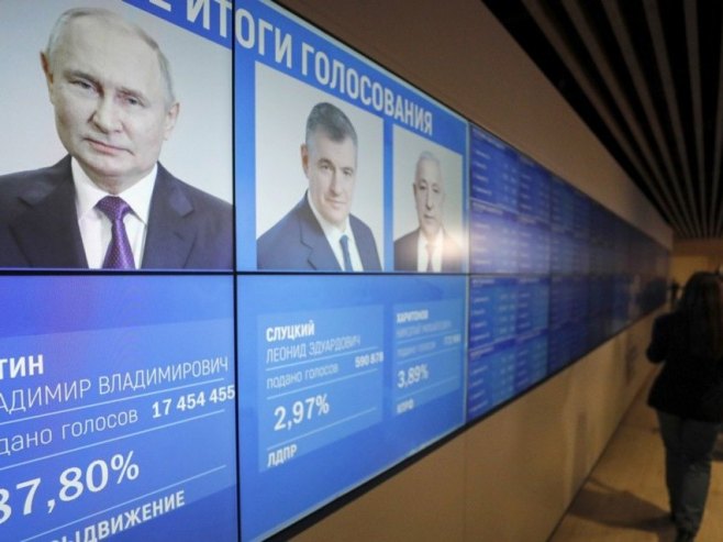 Избори у Русији (Фото: EPA/MAXIM SHIPENKOV) - 