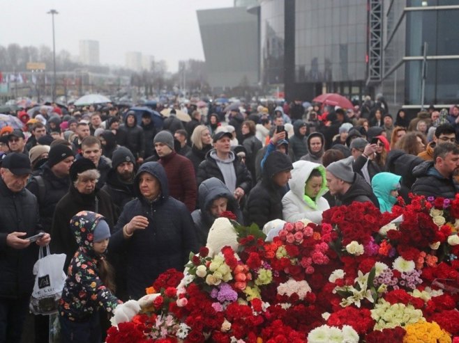 Одавање почасти жртвама напада у Москви (фото: EPA-EFE/MAXIM SHIPENKOV) - 