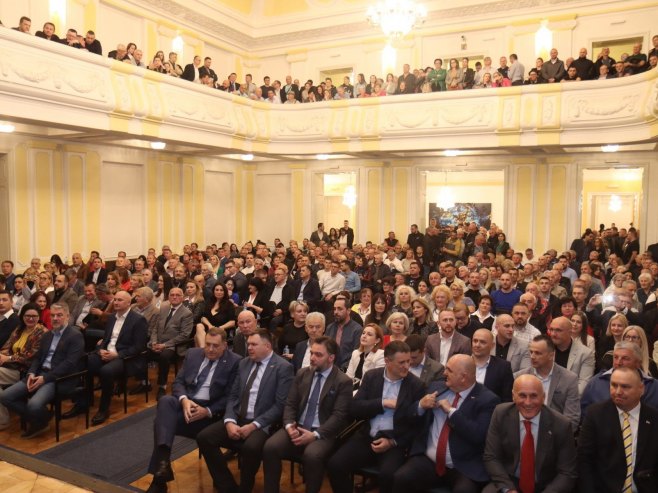 Трибина Покрета "Одбранимо Српску" Трибина Покрета "Одбранимо Српску" - Фото: predsjednikrs.rs/Borislav Zdrinja