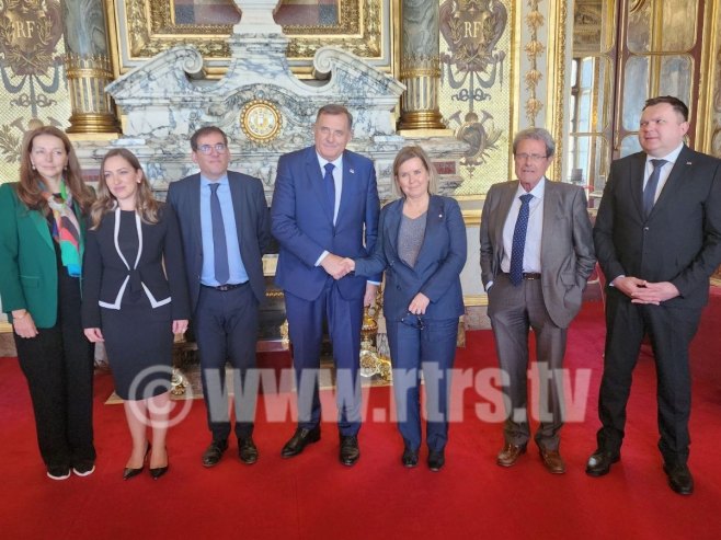 Милорад Додик у Паризу са Сенаторима Милорад Додик у Паризу са Сенаторима - Фото: РТРС