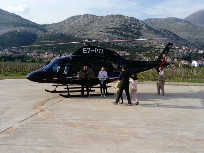 Транспорт пацијента хеликопкерским сервисом - Фото: РТРС