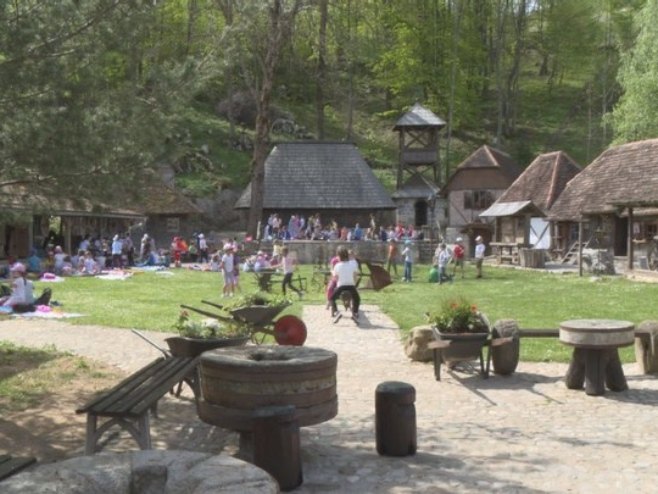 Етно село Љубачево Етно село Љубачево - Фото: РТРС