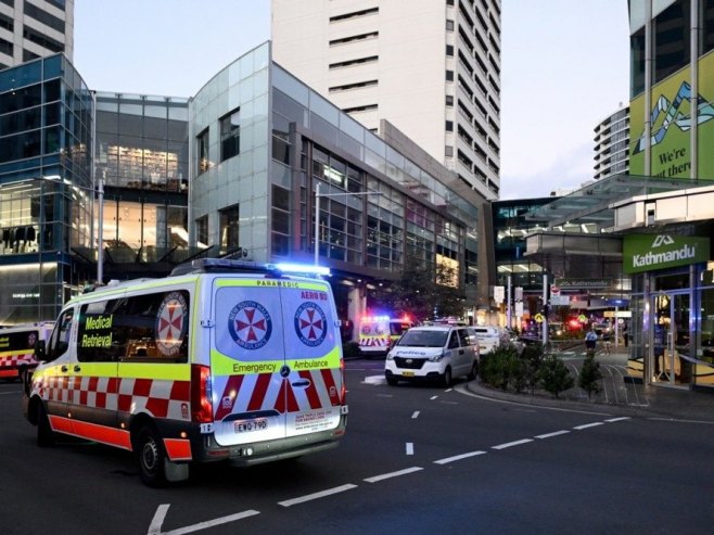 Напад у тржном центру у Сиднеју (Фото: EPA-EFE/STEVE MARKHAM) - 