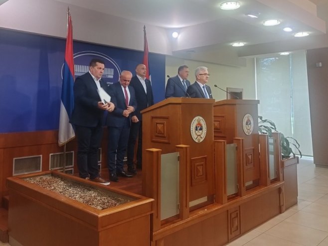 Конференција за новинаре Конференција за новинаре - Фото: РТРС