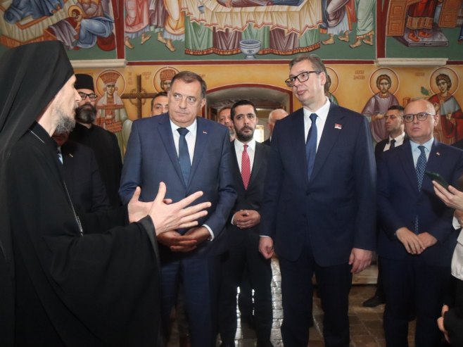 Додик, Вучић и Вишковић посјетили манастир Житомислић Додик, Вучић и Вишковић посјетили манастир Житомислић - Фото: predsjednikrs.rs/Borislav Zdrinja