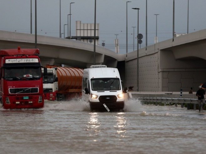 Дубаи: У току отклањање посљедица историјских падавина (ВИДЕО)