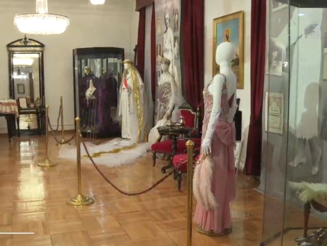 Реплике накита и хаљине банице Реплике накита и хаљине банице - Фото: РТРС
