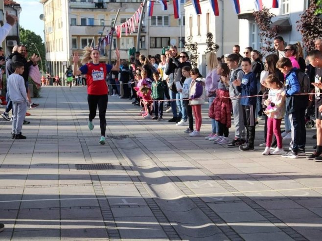 Ulična trka u Derventi (Foto: RTRS)