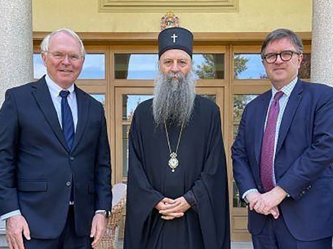 Патријарх Порфирије са О'Брајаном и Хилом (Фото: СПЦ) Патријарх Порфирије са О'Брајаном и Хилом (Фото: СПЦ) -