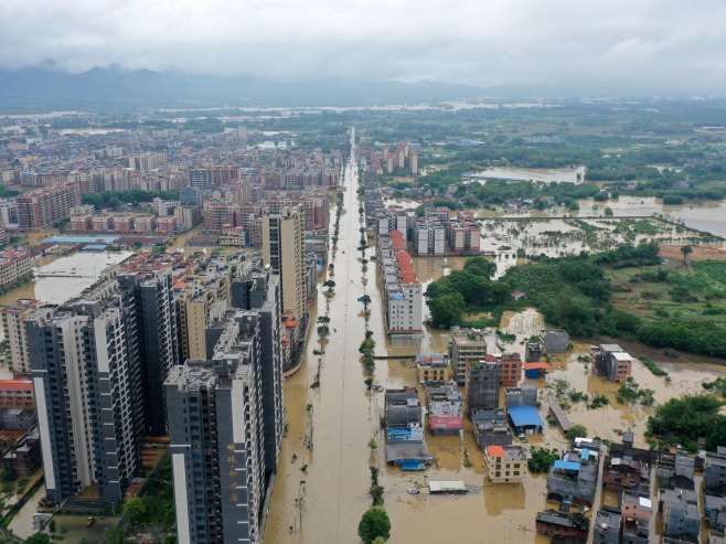 Поплаве у Кини (Фото: EPA-EFE/XINHUA / Huang Guobao) Поплаве у Кини (Фото: EPA-EFE/XINHUA / Huang Guobao) -