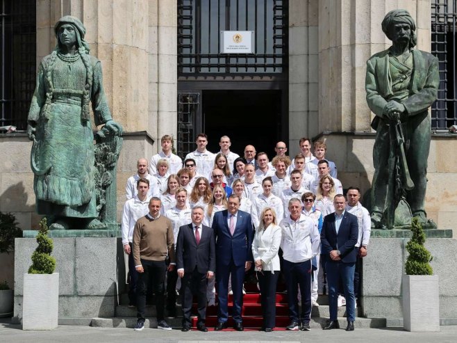 Пливачка репрезентација Русије на пријему код предсједника Српске (ФОТО)