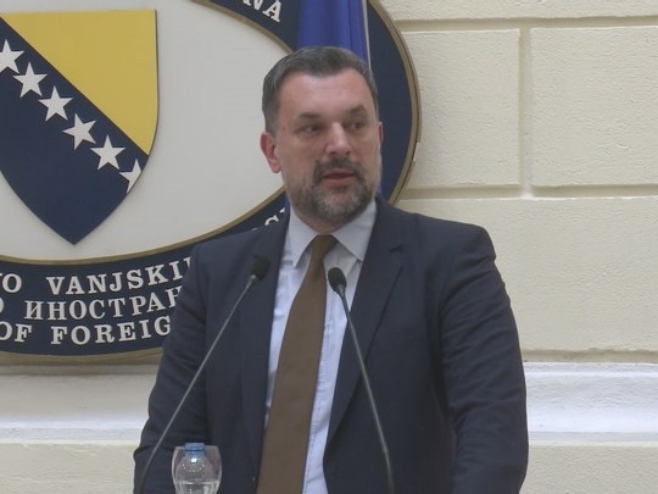 Конаковић извријеђао Вучића, најавио ревизију тужбе и ратну одштету од Србије