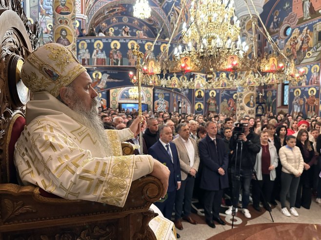 Владика Фотије: Да српски народ живи васкрсењем христовим и врати се вјери и цркви