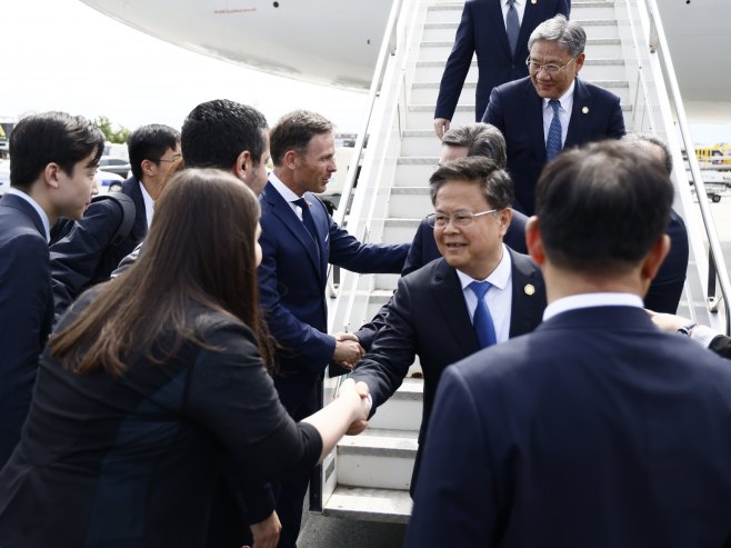 Кинески министри стигли у Београд (фото: ТANJUG/ MARKO ĐOKOVIĆ/ nr) 