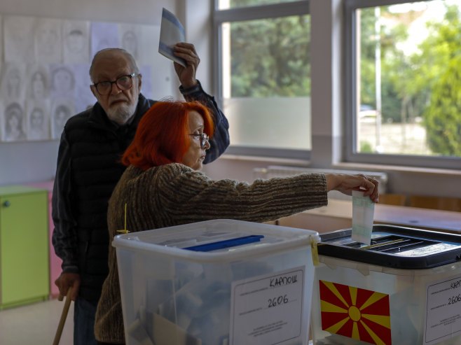 Избори у Македонији (Фото: EPA-EFE/GEORGI LICOVSKI) - 