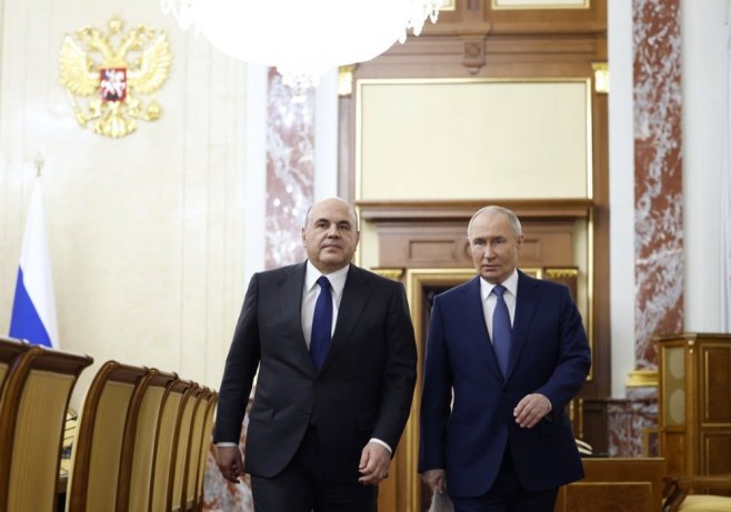 Владимир Путин и Михаил Мишустин (фото: EPA-EFE/ALEXANDER ASTAFYEV/ SPUTNIK / GOVERNMENT PRESS SERVICE / POOL MANDATORY CREDIT) - 