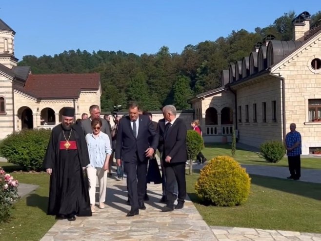 Милорад Додик у манастиру Осовица (Фото: instagram.com/mdodik.official/) Милорад Додик у манастиру Осовица (Фото: instagram.com/mdodik.official/) -