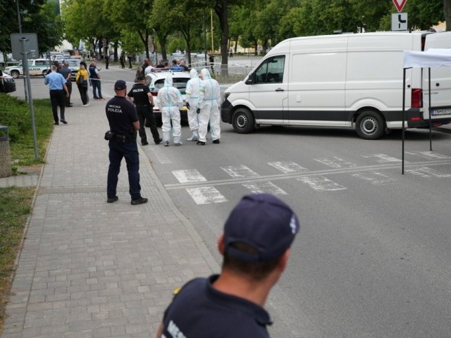 Локација напада на Фица (Фото: EPA/JAKUB GAVLAK) - 